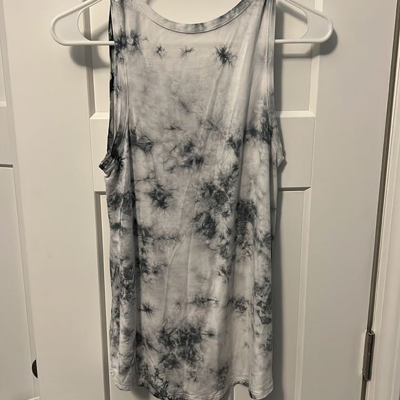 THREE AE TIE DYE TANK TOPS - Picture 9 of 11